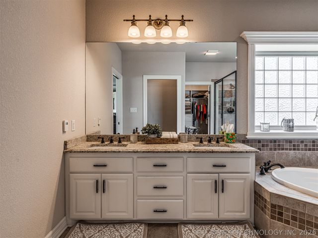 36375 S Wilderness Lane, Cookson, OK 74427