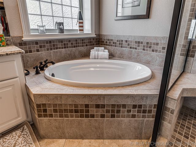 36375 S Wilderness Lane, Cookson, OK 74427