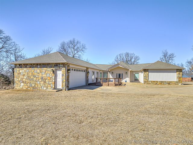 36375 S Wilderness Lane, Cookson, OK 74427
