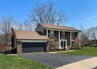 1132 Hemlock Drive, Rochester, MI 48307