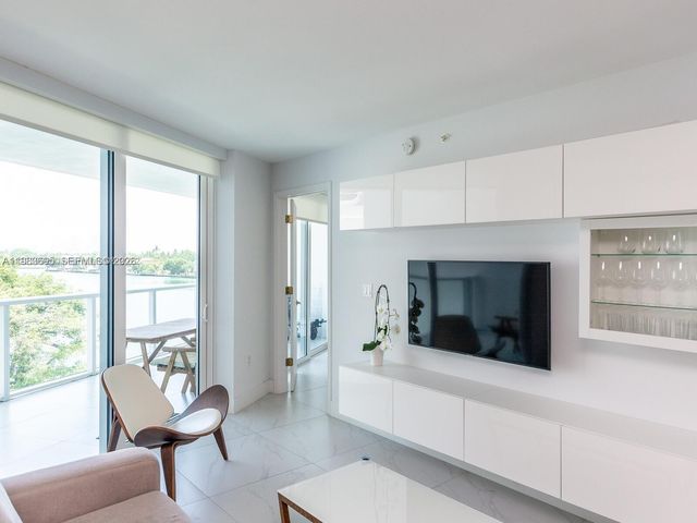 9821 E Bay Harbor Dr 502, Bay Harbor Islands, FL 33154