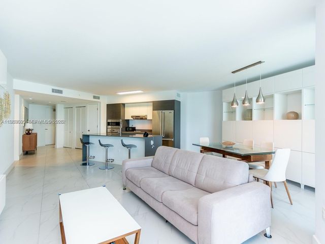 9821 E Bay Harbor Dr 502, Bay Harbor Islands, FL 33154