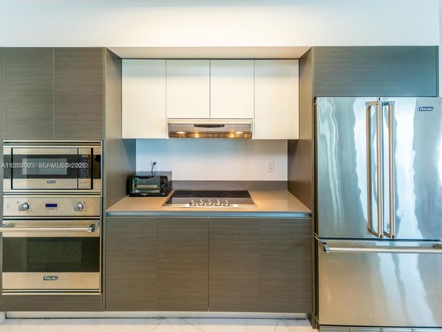 9821 E Bay Harbor Dr 502, Bay Harbor Islands, FL 33154