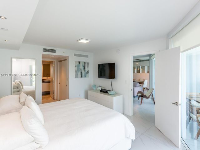 9821 E Bay Harbor Dr 502, Bay Harbor Islands, FL 33154