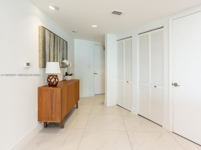 9821 E Bay Harbor Dr 502, Bay Harbor Islands, FL 33154