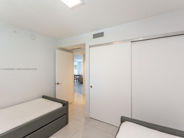 9821 E Bay Harbor Dr 502, Bay Harbor Islands, FL 33154