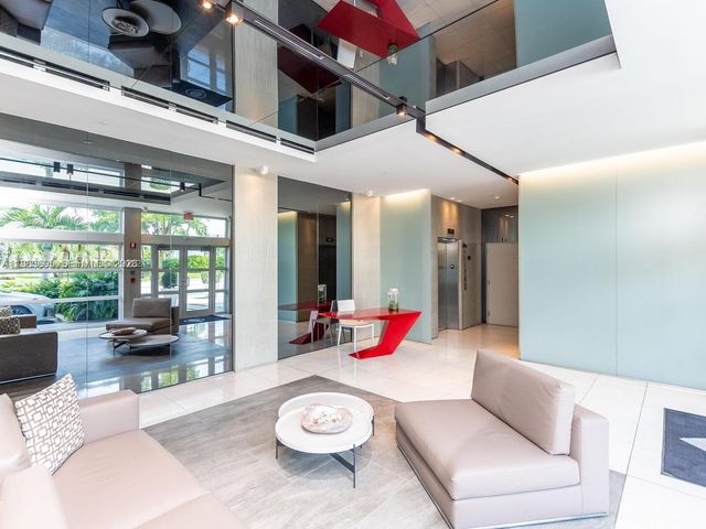 9821 E Bay Harbor Dr 502, Bay Harbor Islands, FL 33154