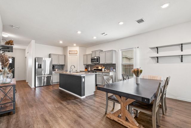 136 Copper LN, Kyle, TX 78640