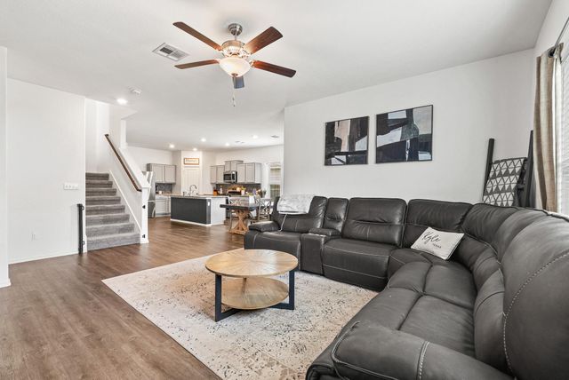 136 Copper LN, Kyle, TX 78640