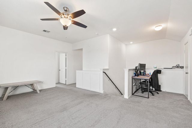 136 Copper LN, Kyle, TX 78640