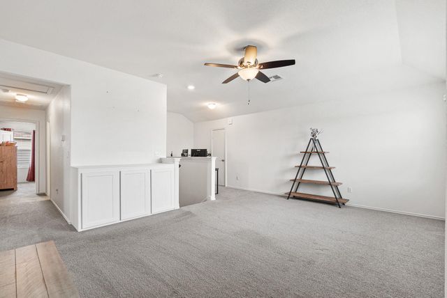 136 Copper LN, Kyle, TX 78640