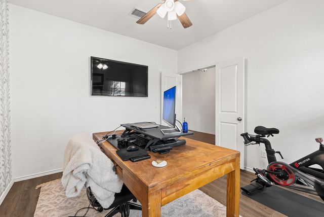 136 Copper LN, Kyle, TX 78640