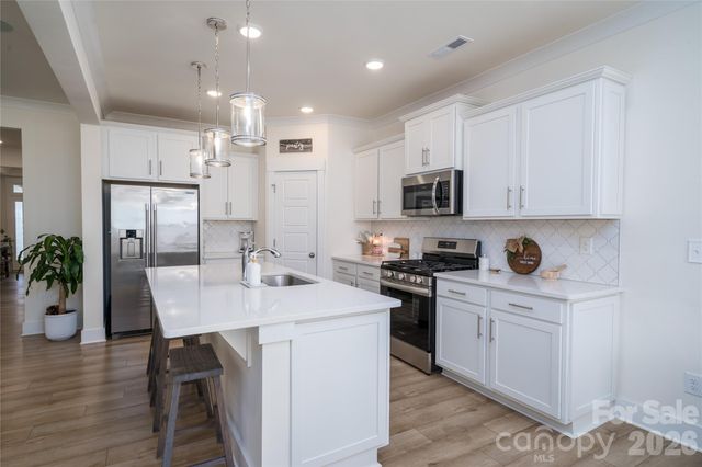 1452 Ardmore Drive, Sherrills Ford, NC 28673
