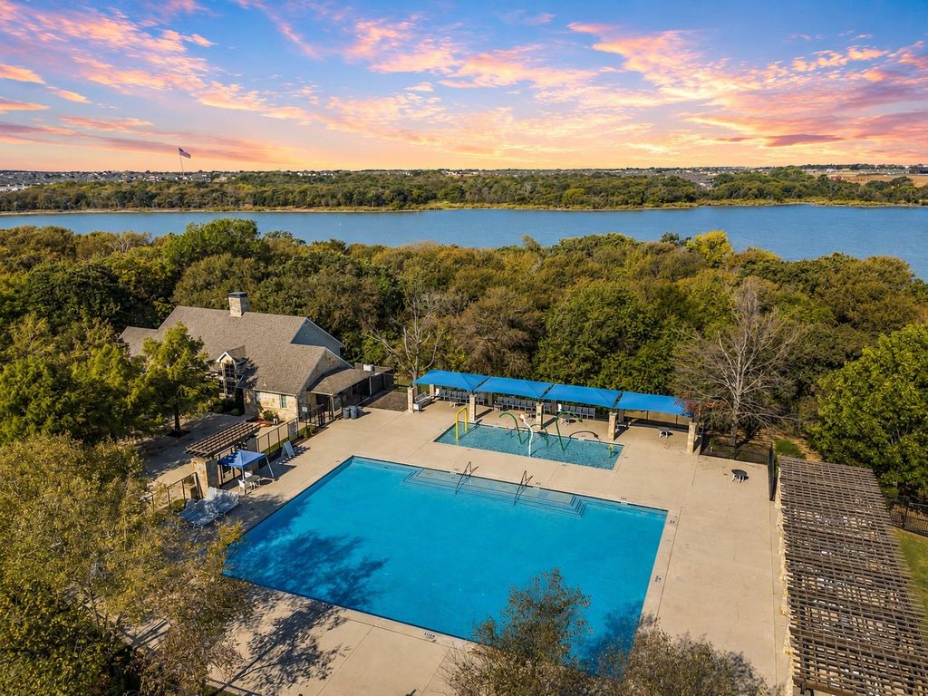 2125 Lake Cliff Drive, Little Elm, TX 75068