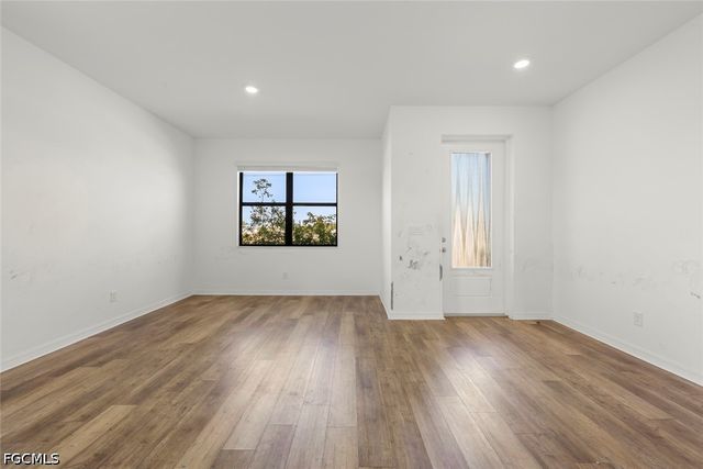 2021 NE 4th AVE, Cape Coral, FL 33909