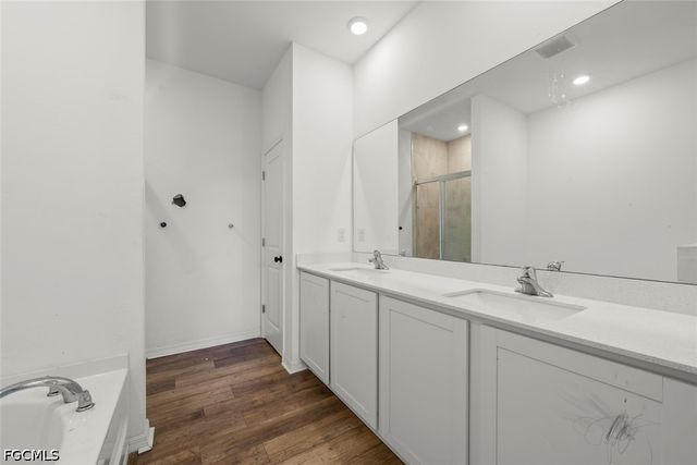 2021 NE 4th AVE, Cape Coral, FL 33909