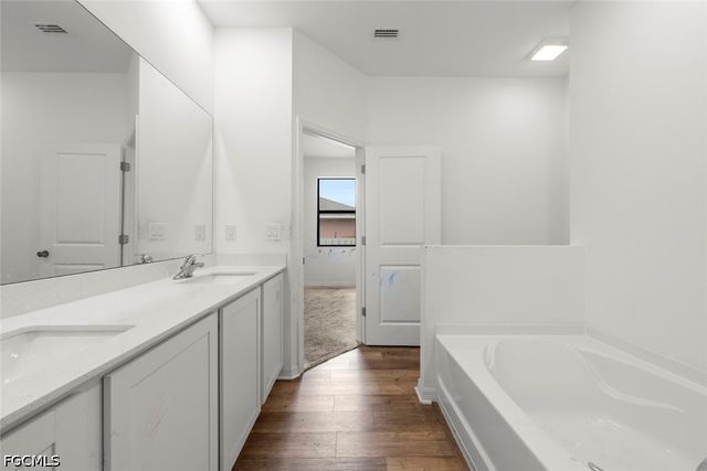 2021 NE 4th AVE, Cape Coral, FL 33909