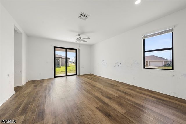 2021 NE 4th AVE, Cape Coral, FL 33909