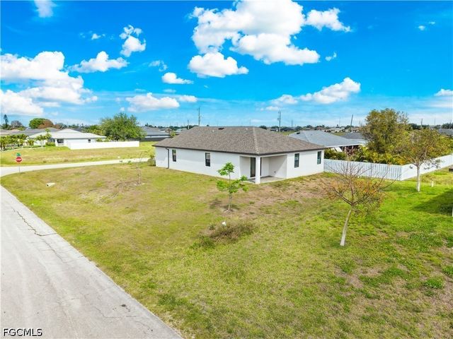 2021 NE 4th AVE, Cape Coral, FL 33909