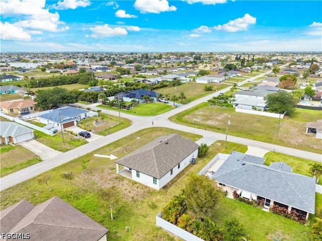 2021 NE 4th AVE, Cape Coral, FL 33909