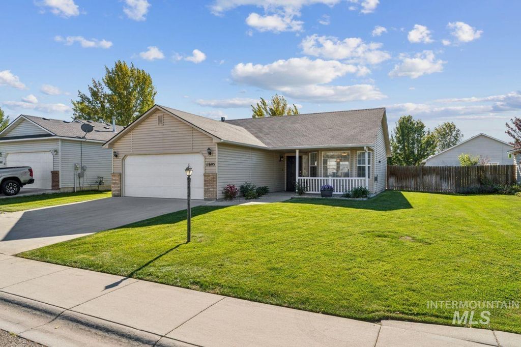 11695 W Huckleberry Dr, Nampa, ID 83651 photo 2