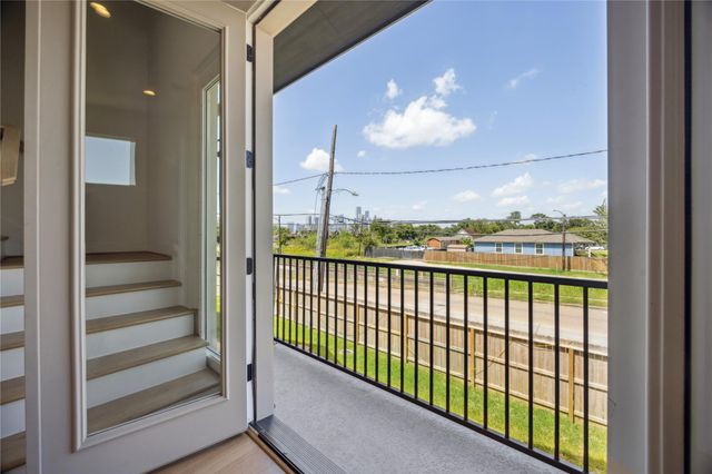 2806 Mills Street, Houston, TX 77026