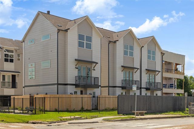 2806 Mills Street, Houston, TX 77026