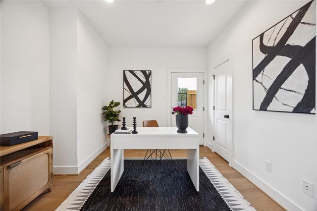2806 Mills Street, Houston, TX 77026
