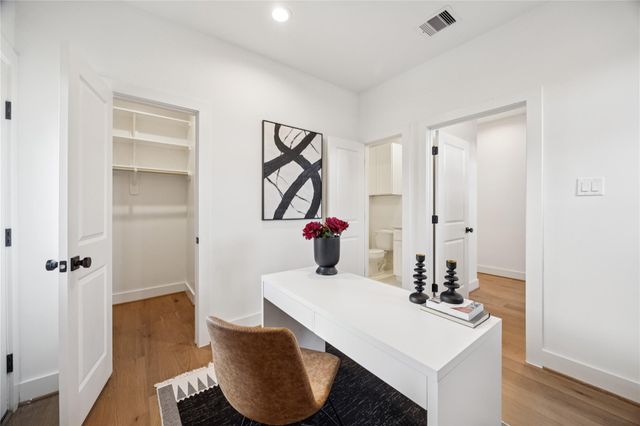 2806 Mills Street, Houston, TX 77026