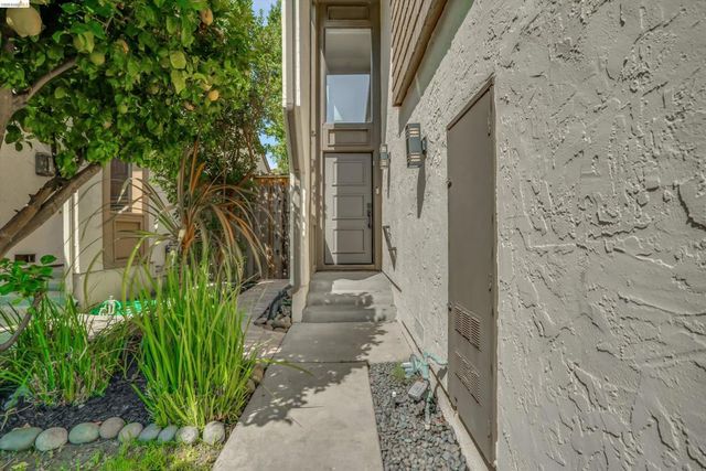 4826 La Fiesta Pl, San Jose, CA 95129