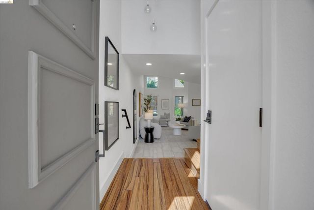 4826 La Fiesta Pl, San Jose, CA 95129