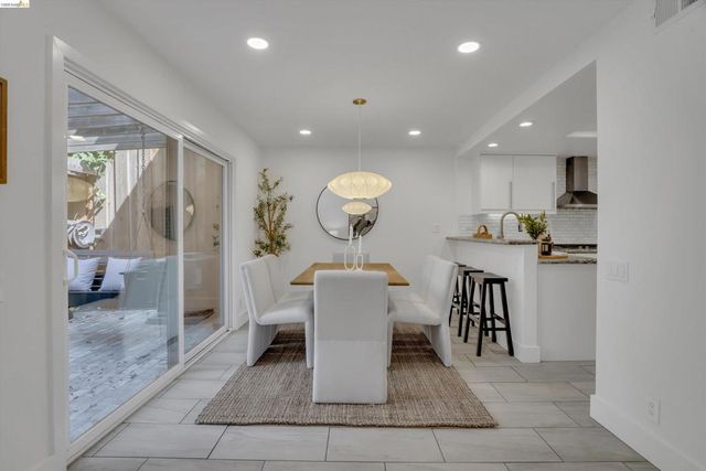 4826 La Fiesta Pl, San Jose, CA 95129