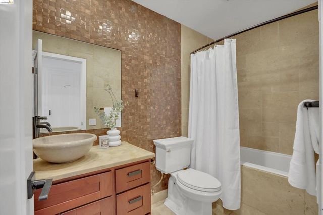 4826 La Fiesta Pl, San Jose, CA 95129