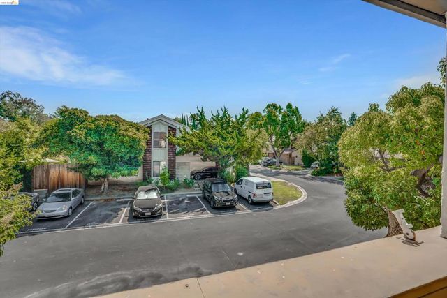 4826 La Fiesta Pl, San Jose, CA 95129