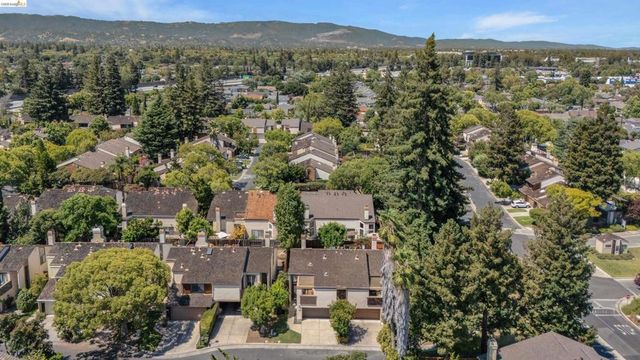 4826 La Fiesta Pl, San Jose, CA 95129