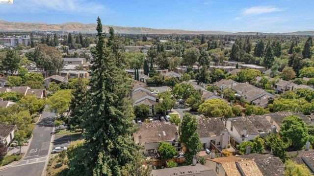 4826 La Fiesta Pl, San Jose, CA 95129