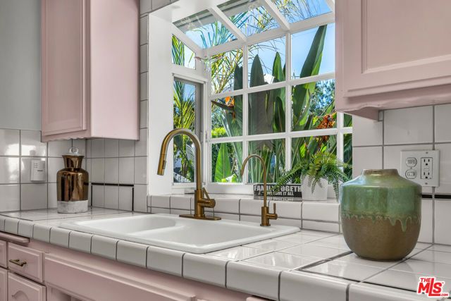 6636 Tobias Avenue, Van Nuys (los Angeles), CA 91405