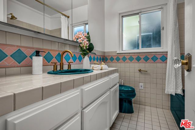 6636 Tobias Avenue, Van Nuys (los Angeles), CA 91405