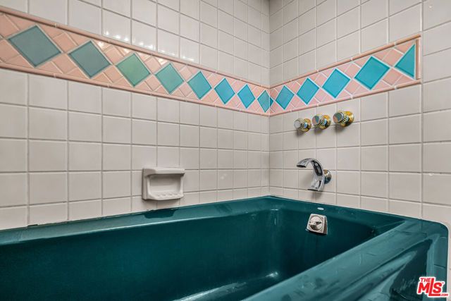 6636 Tobias Avenue, Van Nuys (los Angeles), CA 91405