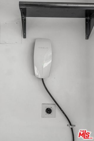 6636 Tobias Avenue, Van Nuys (los Angeles), CA 91405