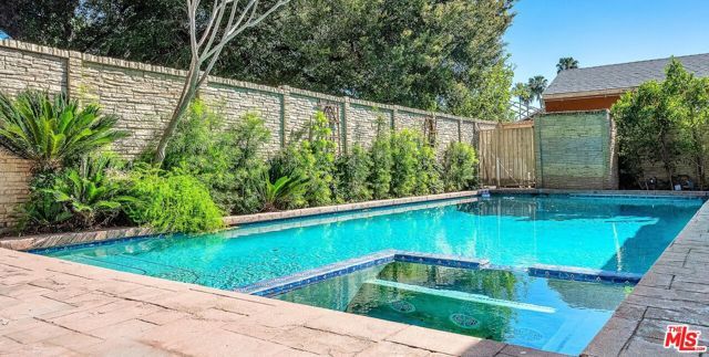 6636 Tobias Avenue, Van Nuys (los Angeles), CA 91405