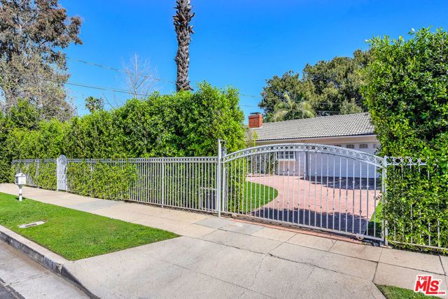 6636 Tobias Avenue, Van Nuys (los Angeles), CA 91405