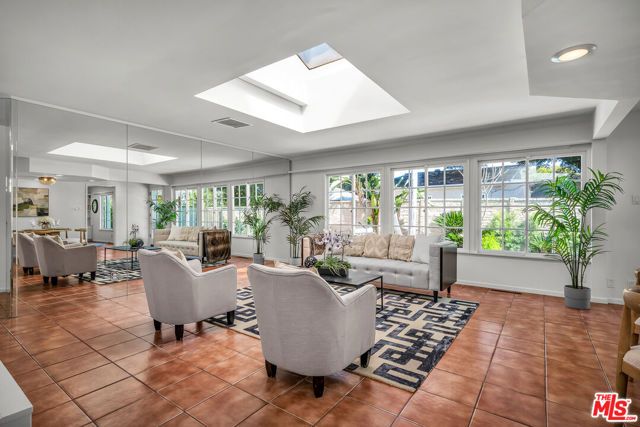 6636 Tobias Avenue, Van Nuys (los Angeles), CA 91405