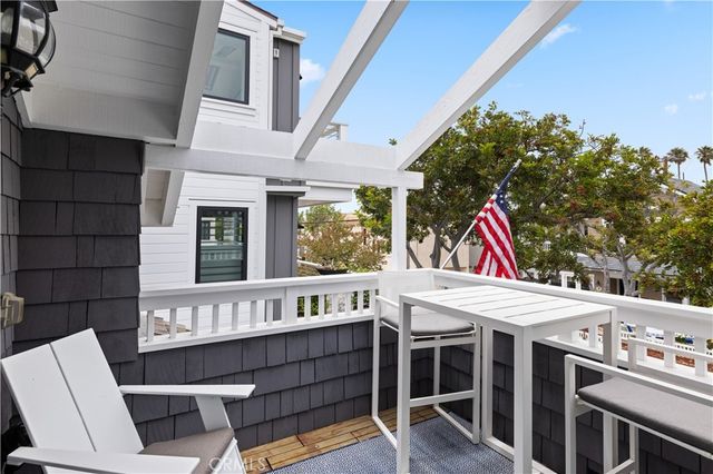 110 Pearl Avenue, Newport Beach, CA 92662