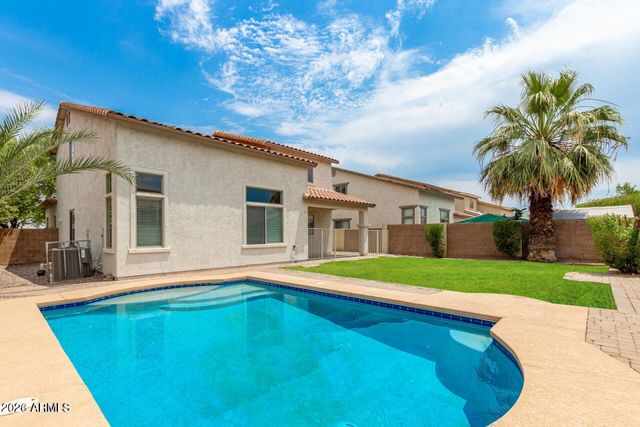 8223 W FLORENCE Avenue, Phoenix, AZ 85043