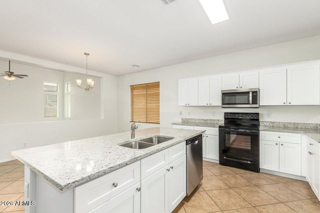 8223 W FLORENCE Avenue, Phoenix, AZ 85043