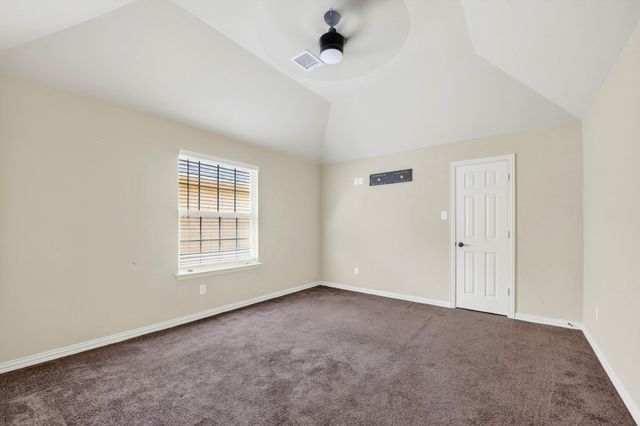 127 Lake Trail Drive, Red Oak, TX 75154