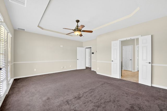 127 Lake Trail Drive, Red Oak, TX 75154