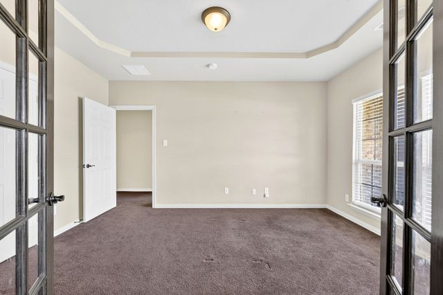 127 Lake Trail Drive, Red Oak, TX 75154