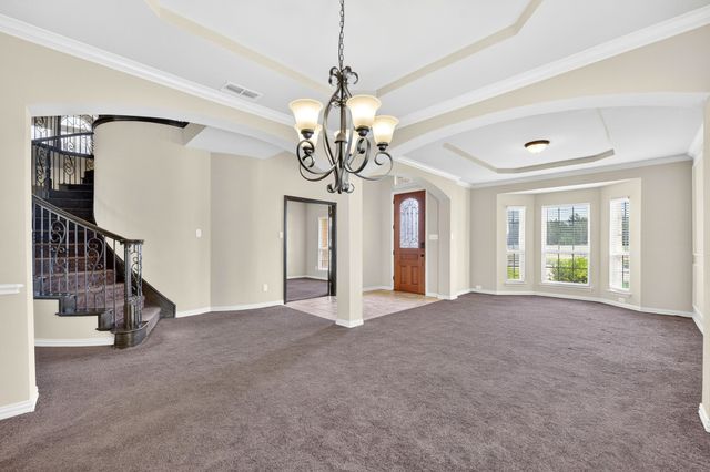 127 Lake Trail Drive, Red Oak, TX 75154